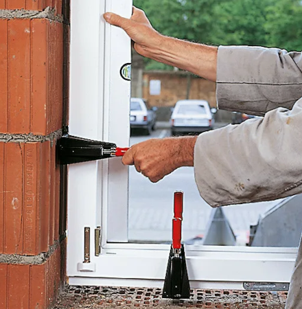 Процесс монтажа оконных откосов в Астане